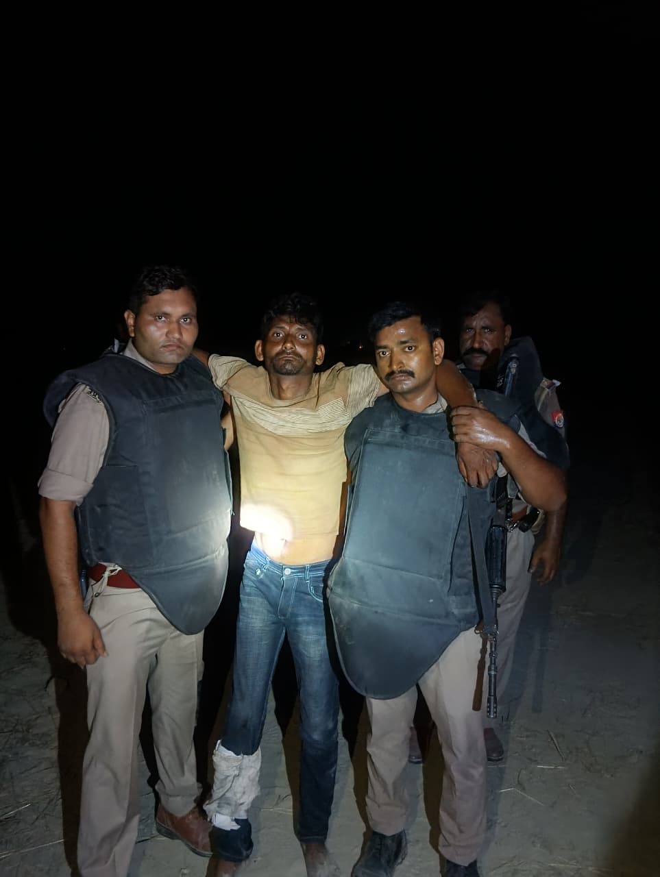 पुलिस गो तस्कर में हुई मुठभेड़ एक को पुलिस ने ठोका