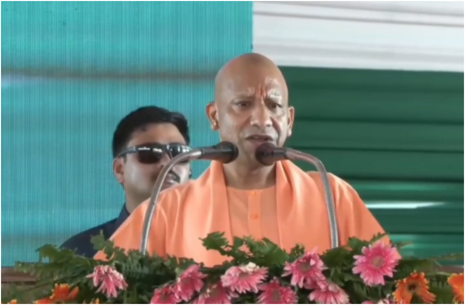माफिया खुली जिप्सी में पिस्तौल लहराते हुए अब नहीं दिखेगा, योगी की दहाड़ 