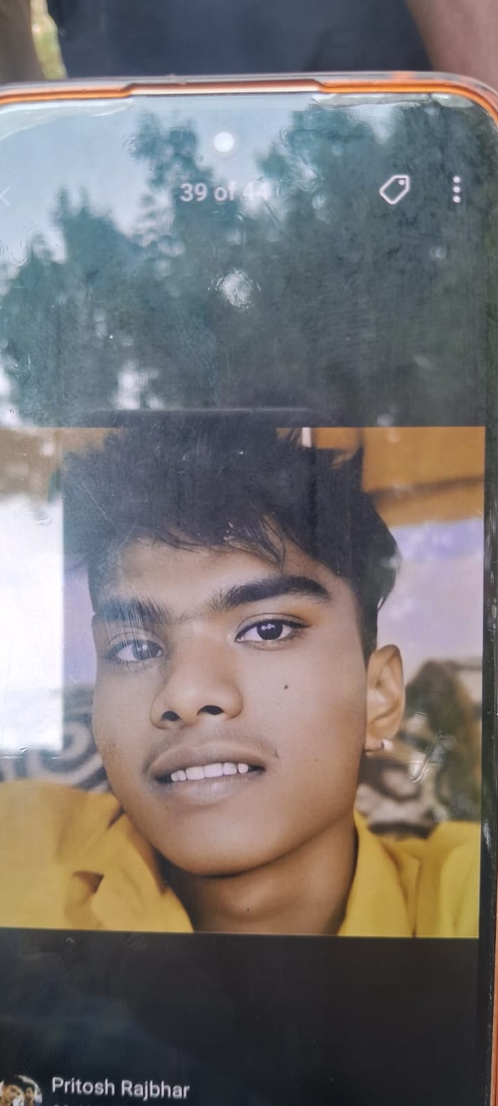 दोस्त की मदद करने पहुंचा युवक नहीं लौटा घर, आजमगढ़ की घटना ने सबको झकझोरा